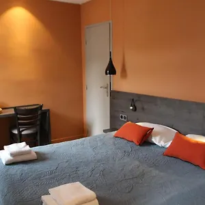 ** Hotel Le Pont Neuf Francia